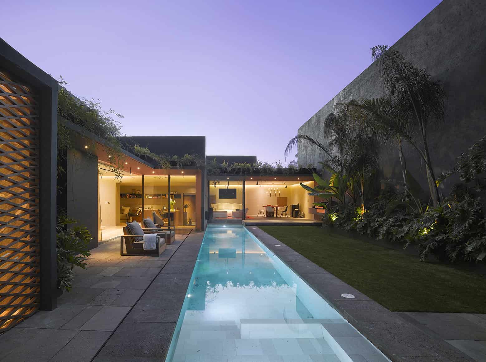 Barrancas House by EZEQUIELFARCA Arquitectura y diseno in Mexico City