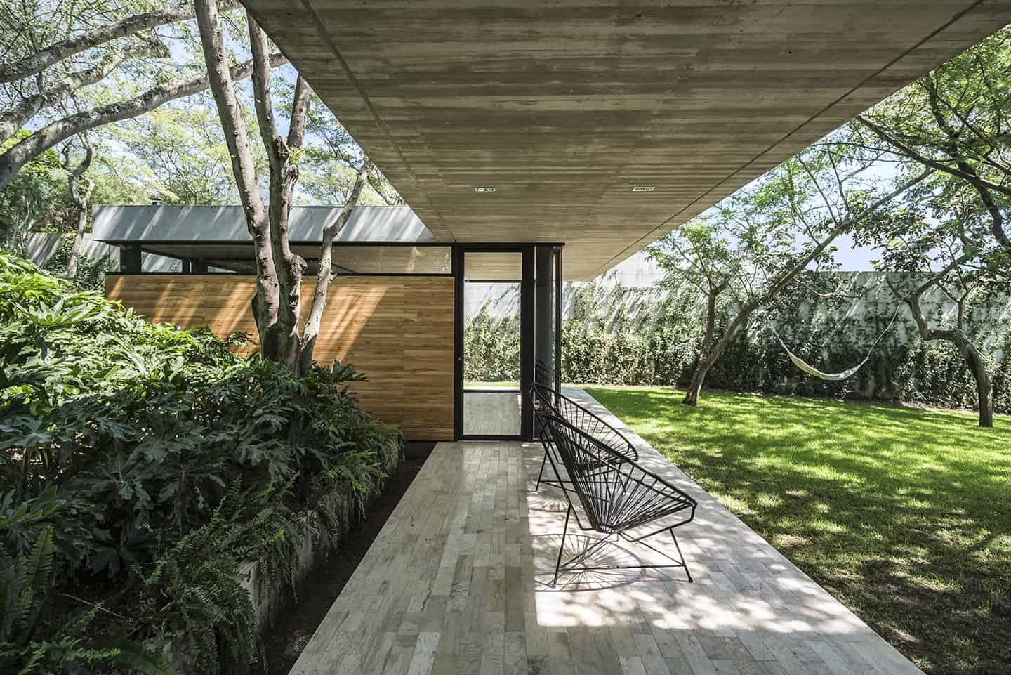 Casa Tacuri by Gabriel Rivera Arquitectos in Quito, Ecuador