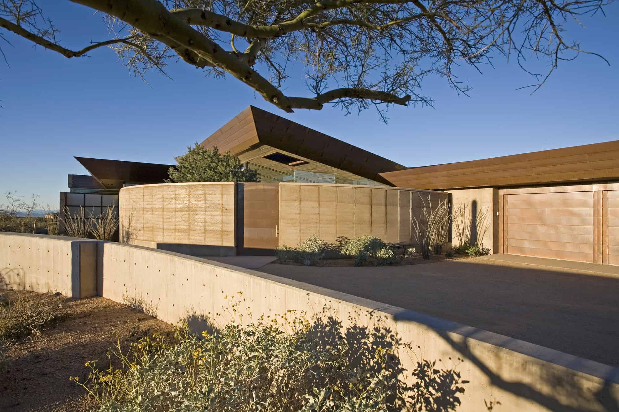 Desert Wing Residence by Kendle Design in Scottsdale, Arizona