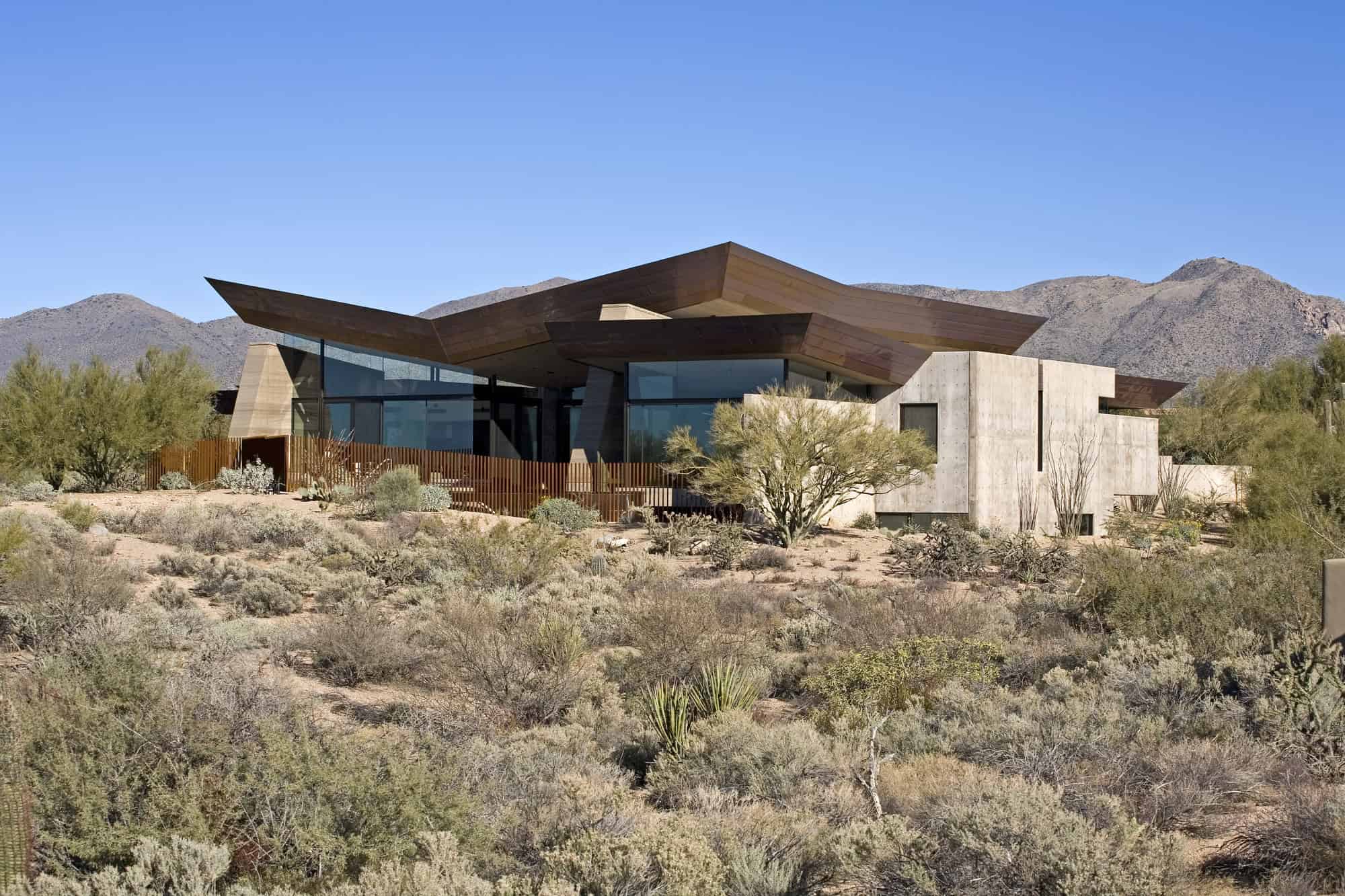 Desert Wing Residence by Kendle Design in Scottsdale, Arizona