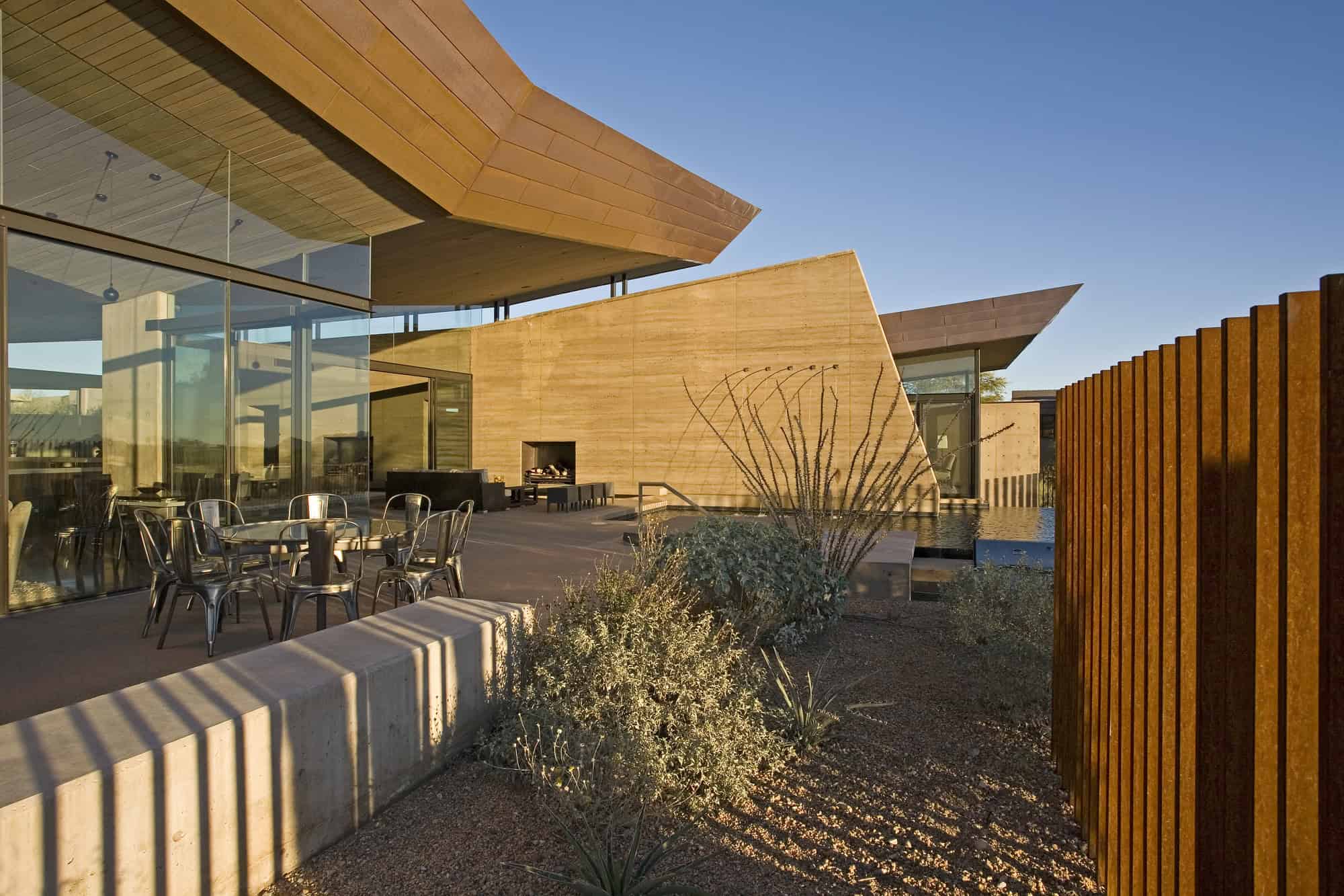 Desert Wing Residence by Kendle Design in Scottsdale, Arizona