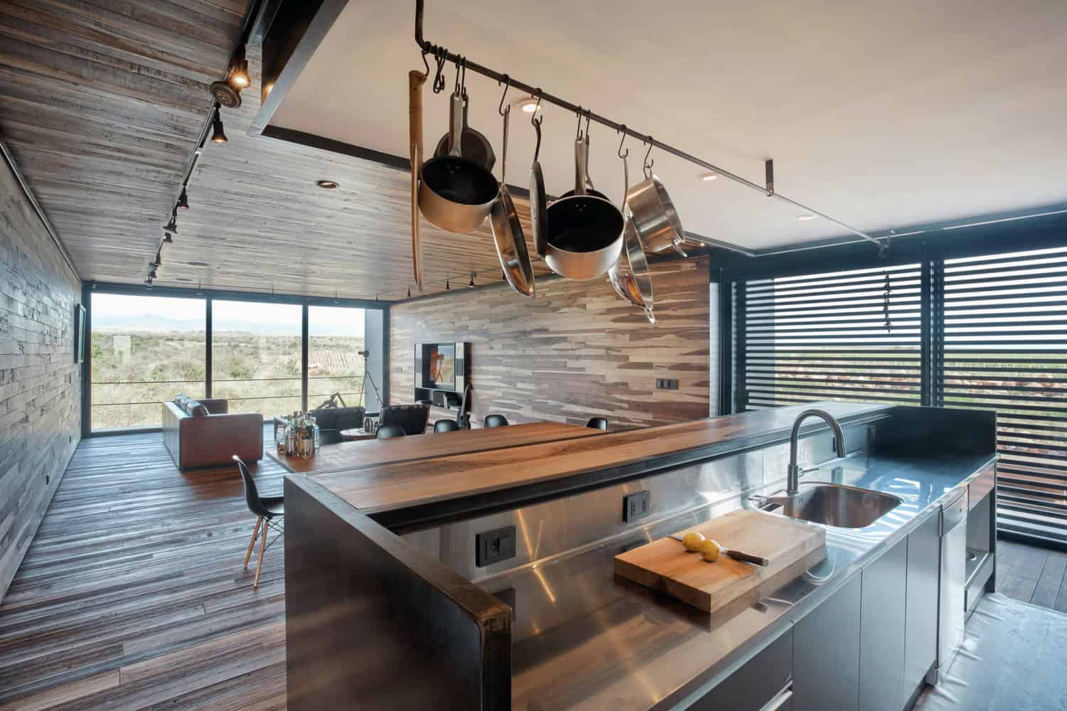 Evans House by A4ESTUDIO: Framing the Andes from Above the Vineyards Evans House by A4ESTUDIO: Framing the Andes from Above the Vineyards