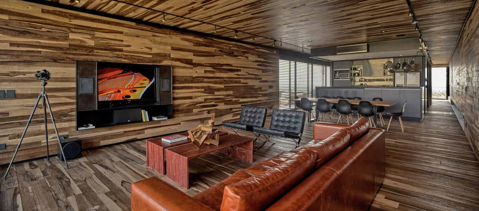 Evans House by A4ESTUDIO: Framing the Andes from Above the Vineyards Evans House by A4ESTUDIO: Framing the Andes from Above the Vineyards