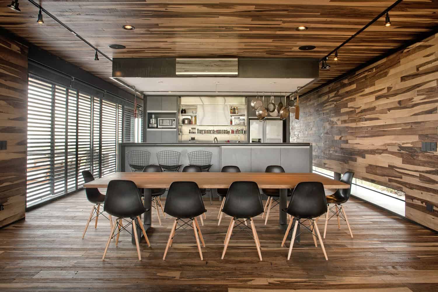 Evans House by A4ESTUDIO: Framing the Andes from Above the Vineyards Evans House by A4ESTUDIO: Framing the Andes from Above the Vineyards