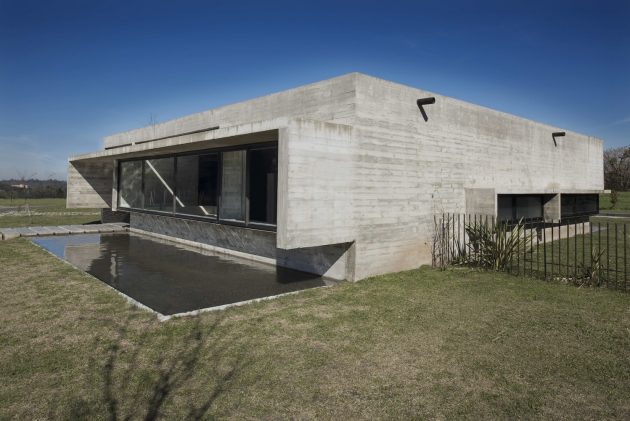 MACH House by Luciano Kruk in Maschwitz, Argentina