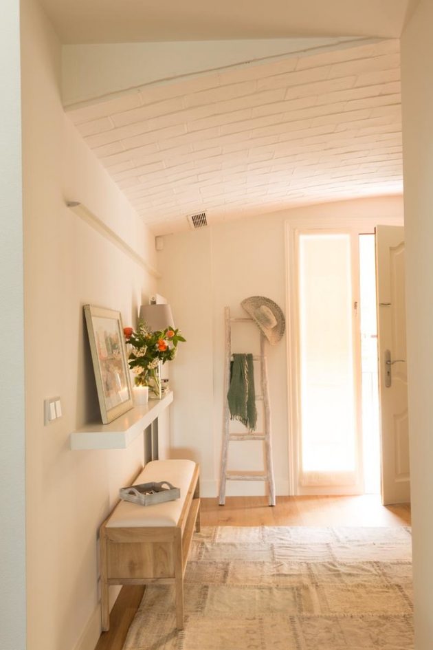 15 Awesome Shabby-Chic Entry Designs That Are Out Of The Box