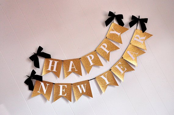 16 Sparkling Festive Banner & Garland Designs For New Years