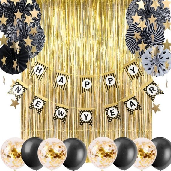 16 Sparkling Festive Banner & Garland Designs For New Years