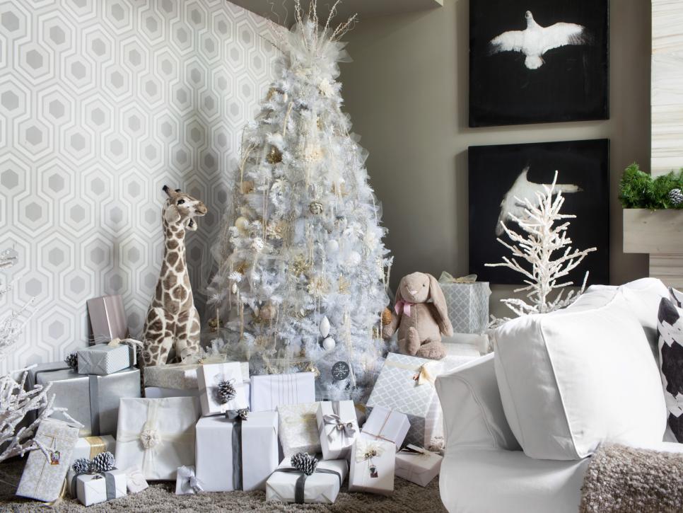12 Extraordinary White Christmas Decorations That Will Melt Your Heart 12 Extraordinary White Christmas Decorations That Will Melt Your Heart