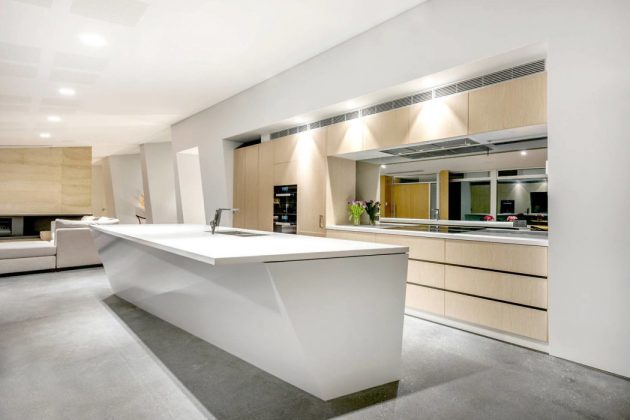 Bartram Residence by Mountford Architects in Perth, Australia