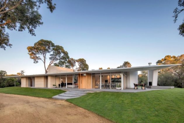 Bartram Residence by Mountford Architects in Perth, Australia