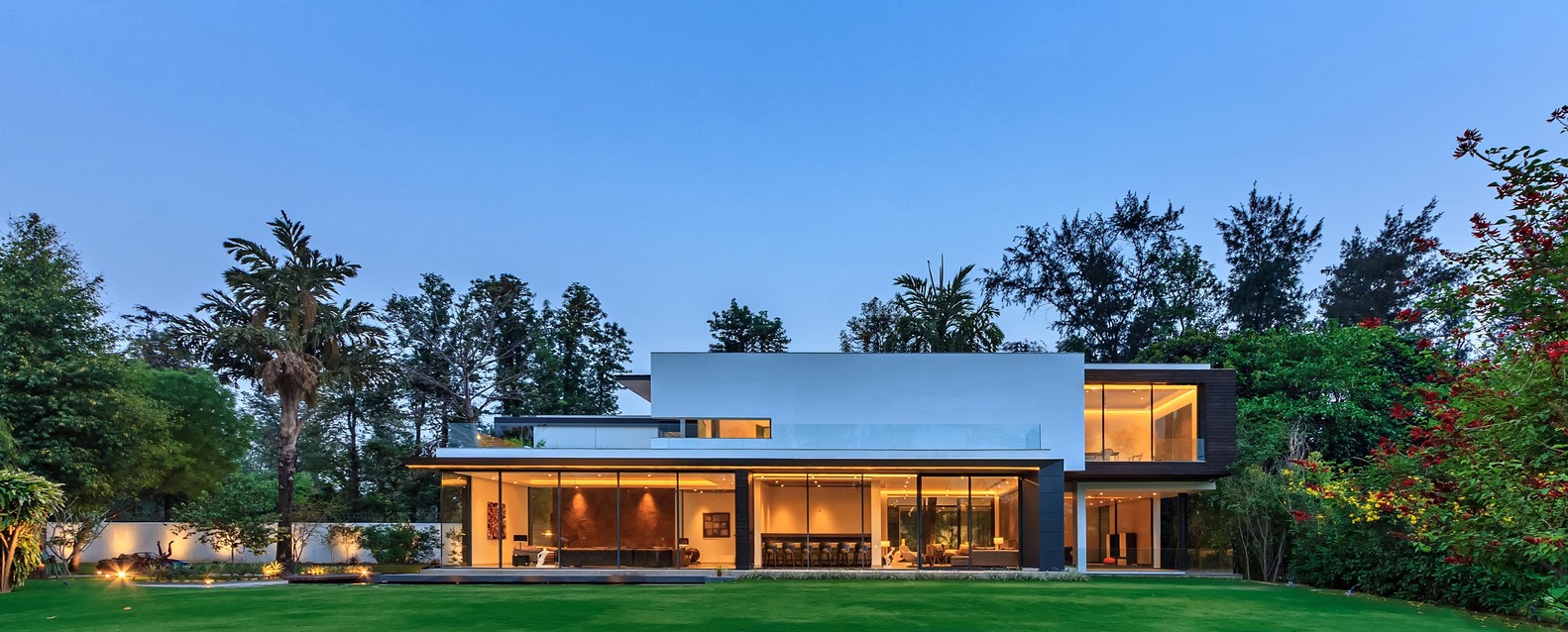 Caryota House by Dada & Partners: A Minimalist Retreat Rooted Around a Palm Courtyard Caryota House by Dada & Partners: A Minimalist Retreat Rooted Around a Palm Courtyard