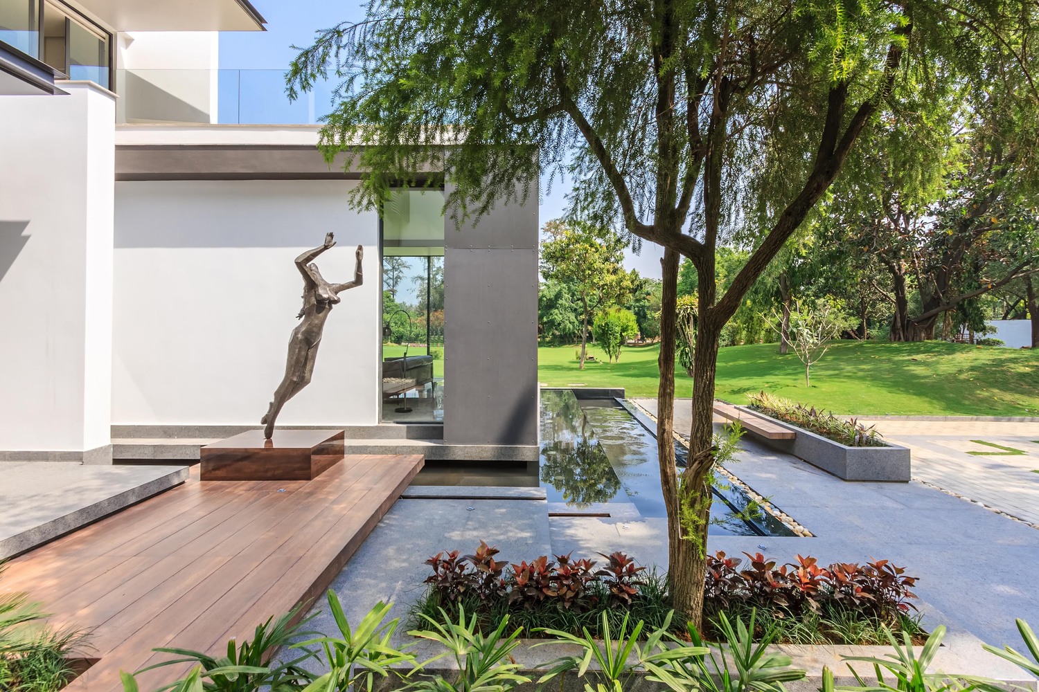 Caryota House by Dada & Partners: A Minimalist Retreat Rooted Around a Palm Courtyard Caryota House by Dada & Partners: A Minimalist Retreat Rooted Around a Palm Courtyard