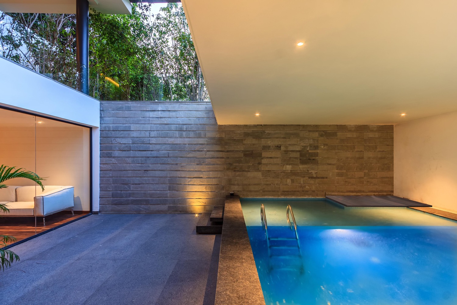 Caryota House by Dada & Partners: A Minimalist Retreat Rooted Around a Palm Courtyard Caryota House by Dada & Partners: A Minimalist Retreat Rooted Around a Palm Courtyard