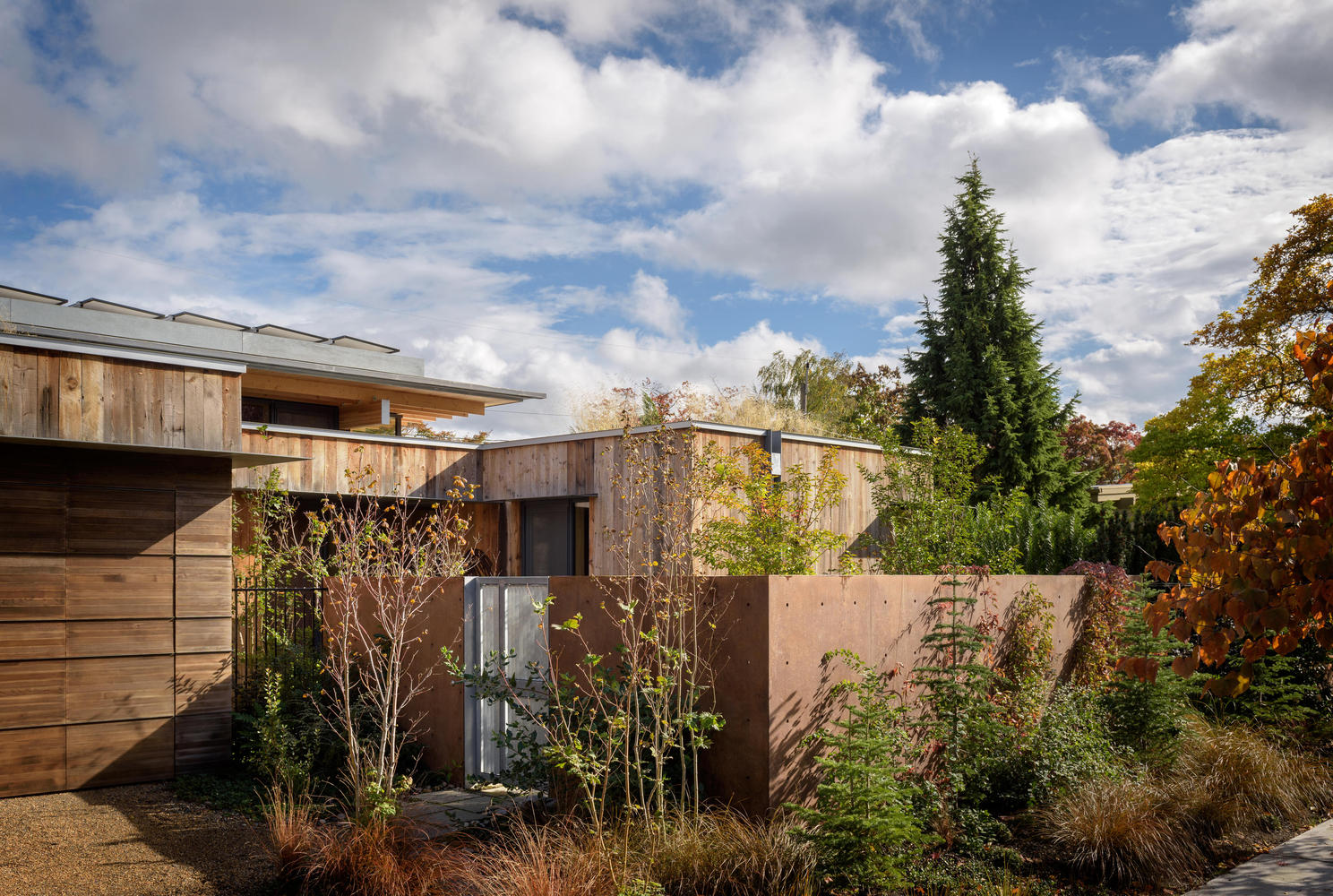 City Cabin by Olson Kundig: A Sustainable Urban Retreat in Seattle City Cabin by Olson Kundig: A Sustainable Urban Retreat in Seattle