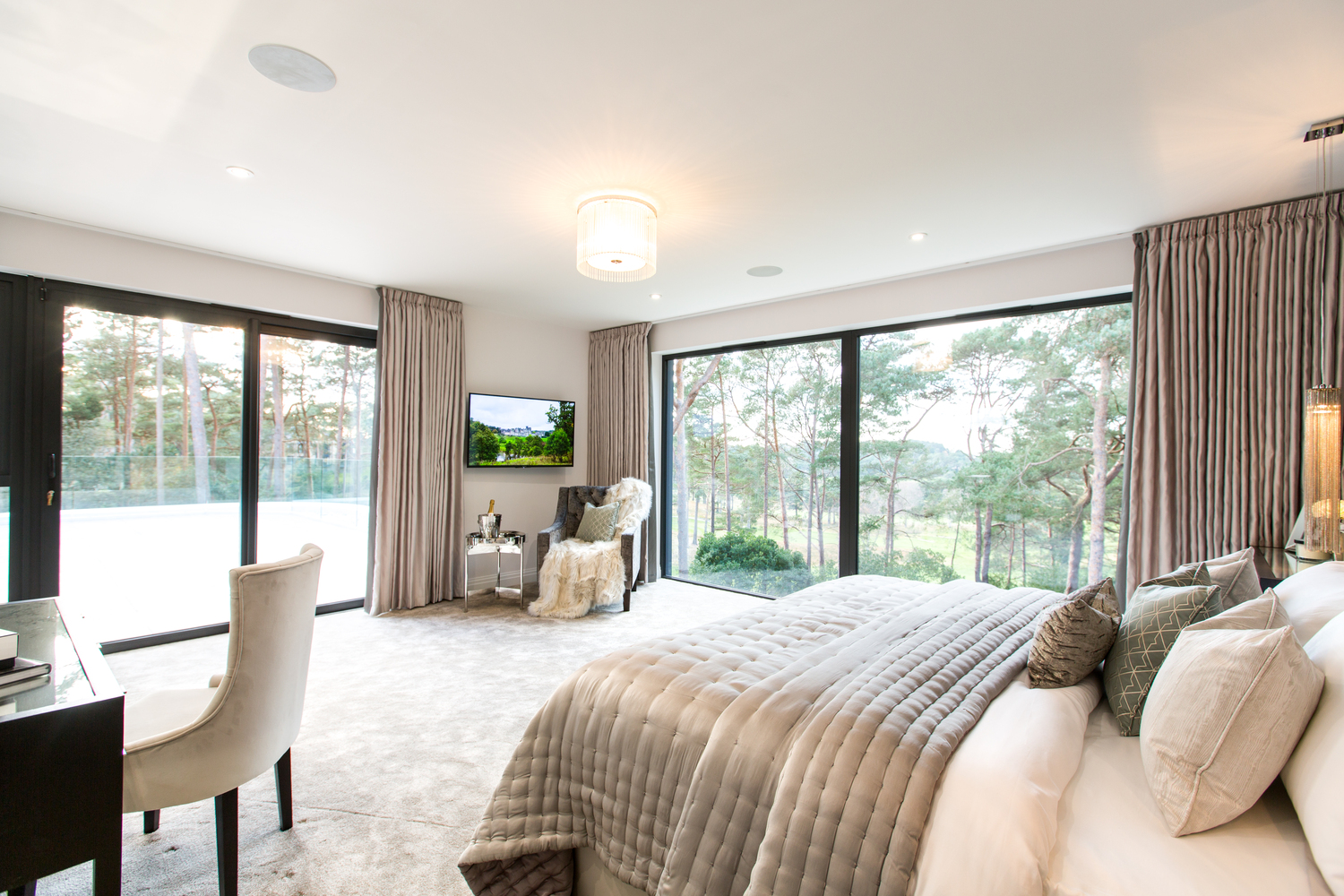 La Serena by David James Architects & Partners in Canford Cliffs, Dorset