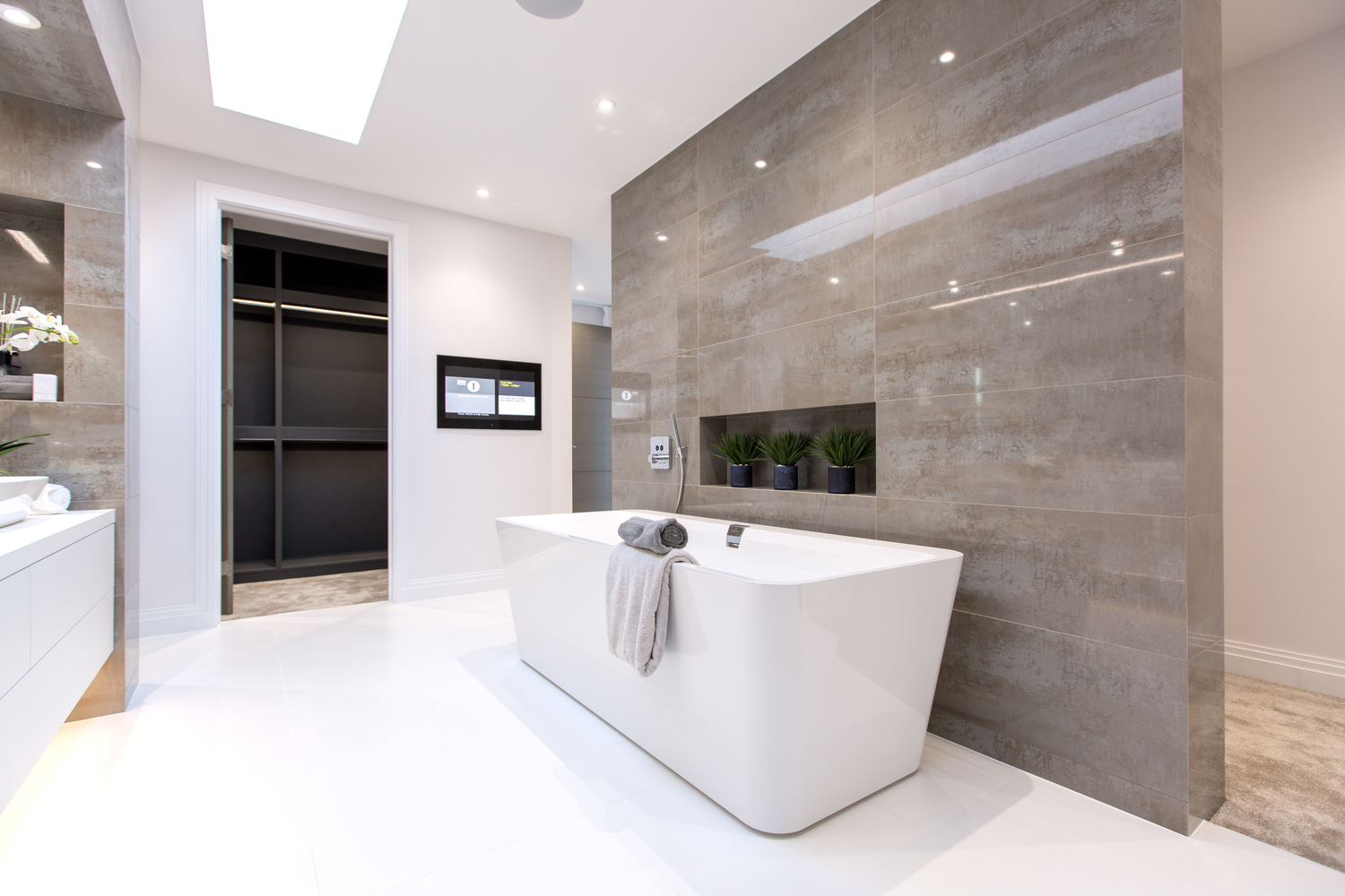 La Serena by David James Architects & Partners in Canford Cliffs, Dorset