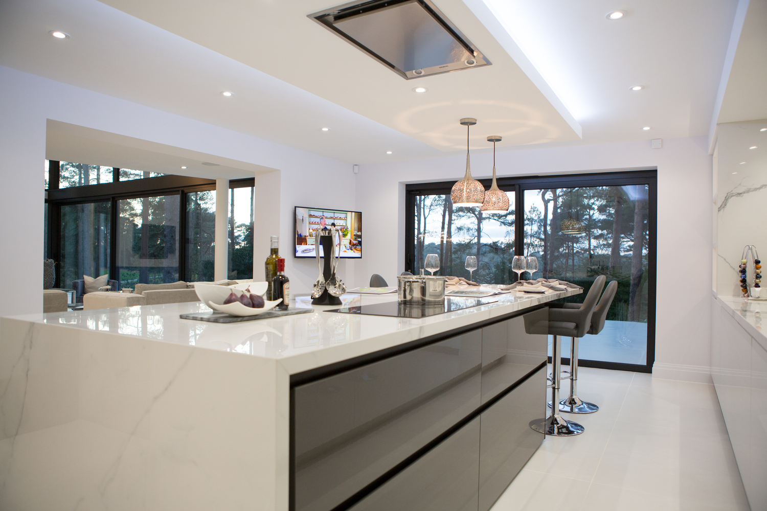 La Serena by David James Architects & Partners in Canford Cliffs, Dorset La Serena by David James Architects & Partners in Canford Cliffs, Dorset