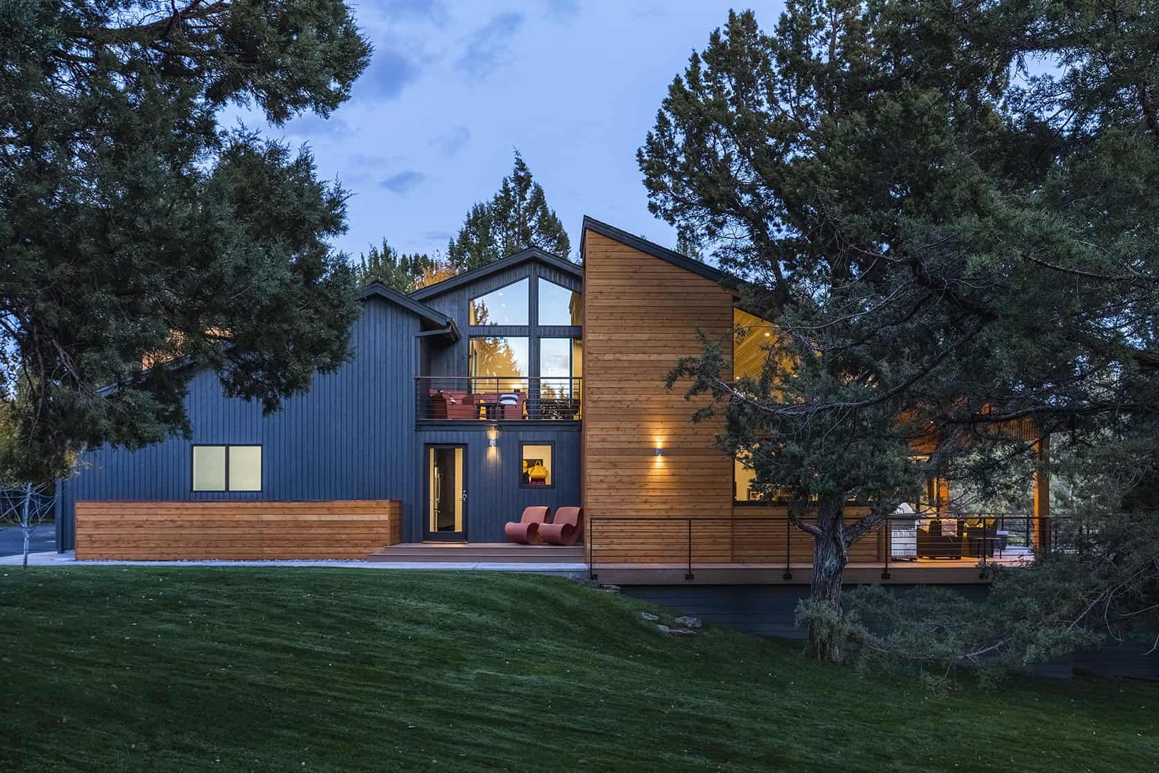 Rangers Ridge Residence by Giulietti Schouten Architects in Redmond, Oregon
