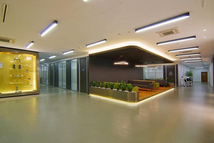 Spatial Reflection of the Corporate Identity: Sutas Headquarters Office Spatial Reflection of the Corporate Identity: Sutas Headquarters Office