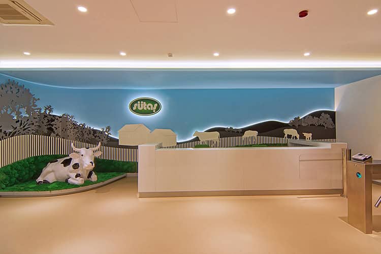 Spatial Reflection of the Corporate Identity: Sutas Headquarters Office Spatial Reflection of the Corporate Identity: Sutas Headquarters Office