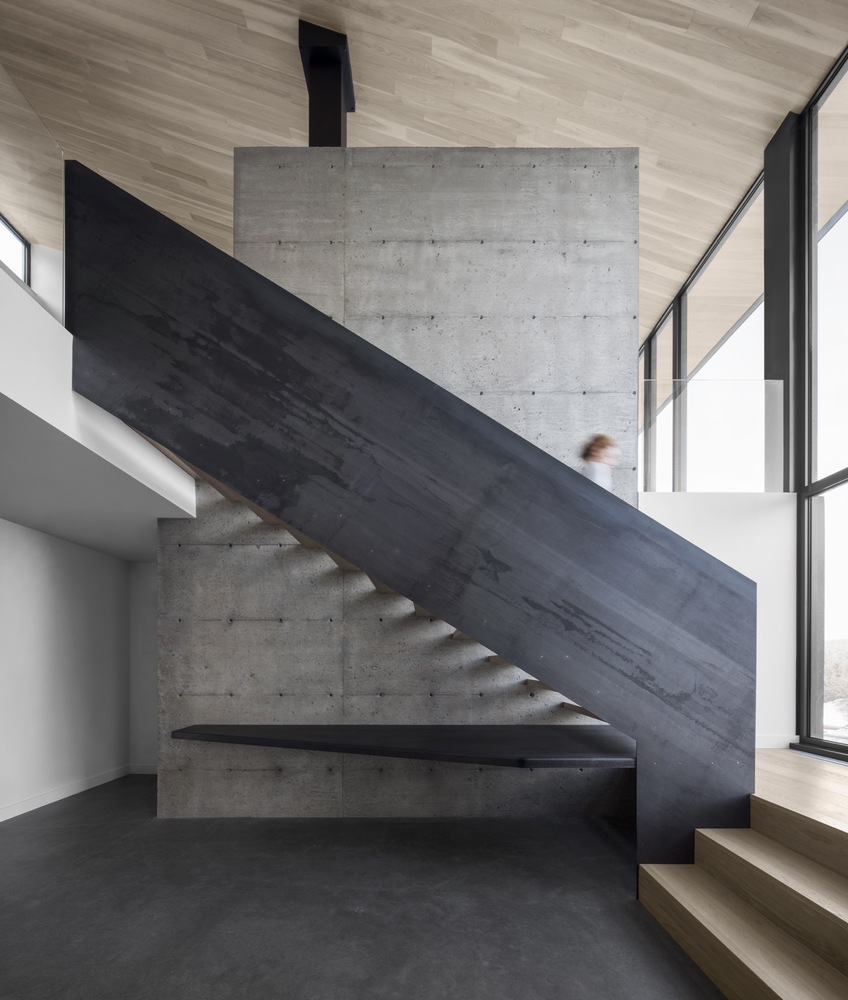 Villa Vingt by Bourgeois / Lechasseur Architects in Lac-Beauport, Canada