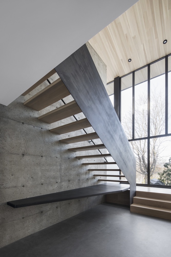 Villa Vingt by Bourgeois / Lechasseur Architects in Lac-Beauport, Canada