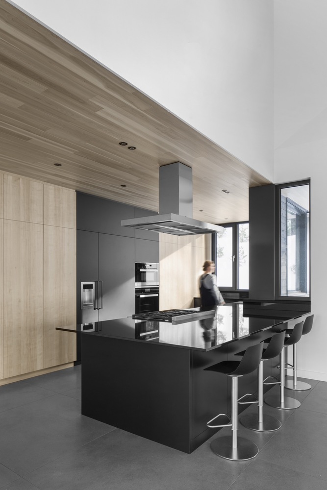 Villa Vingt by Bourgeois / Lechasseur Architects in Lac-Beauport, Canada