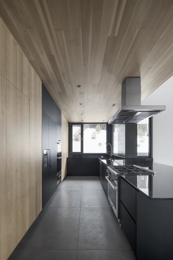 Villa Vingt by Bourgeois / Lechasseur Architects in Lac-Beauport, Canada