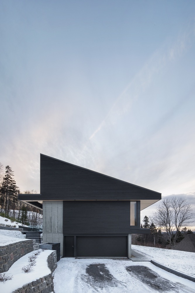 Villa Vingt by Bourgeois / Lechasseur Architects in Lac-Beauport, Canada