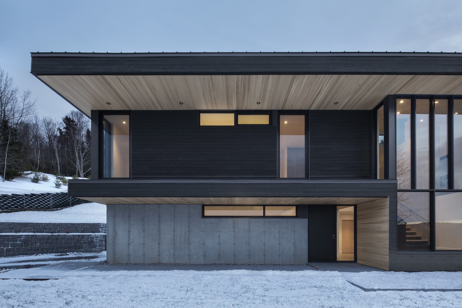 Villa Vingt by Bourgeois / Lechasseur Architects in Lac-Beauport, Canada