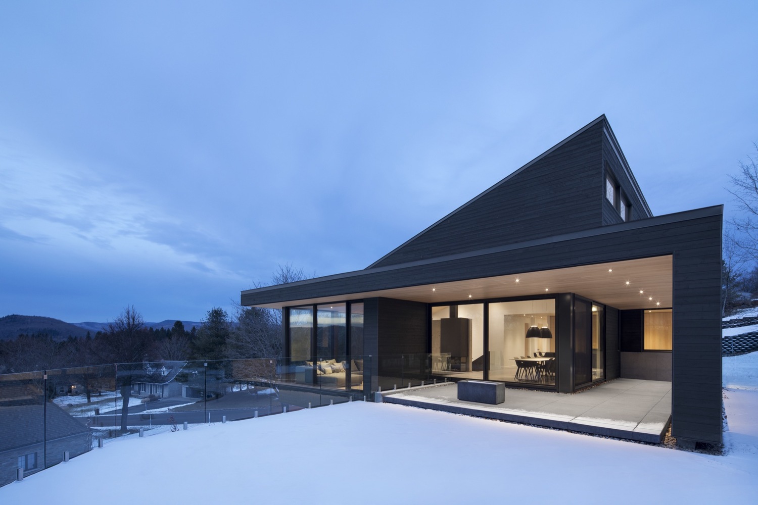 Villa Vingt by Bourgeois / Lechasseur Architects in Lac-Beauport, Canada