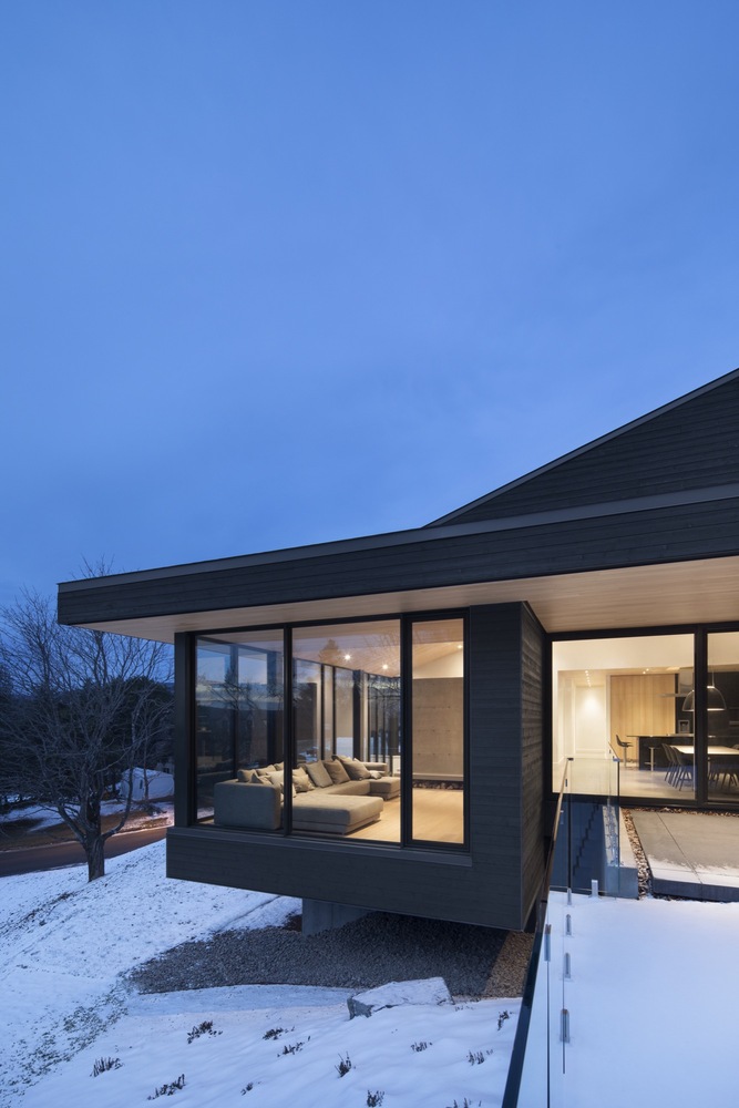 Villa Vingt by Bourgeois / Lechasseur Architects in Lac-Beauport, Canada