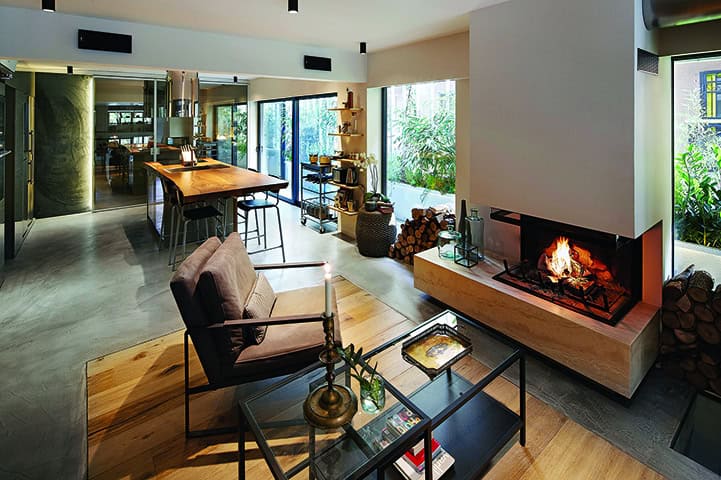 A Photography Studio, A Private House and An Art Gallery: STUDIO LOFT A Photography Studio, A Private House and An Art Gallery: STUDIO LOFT