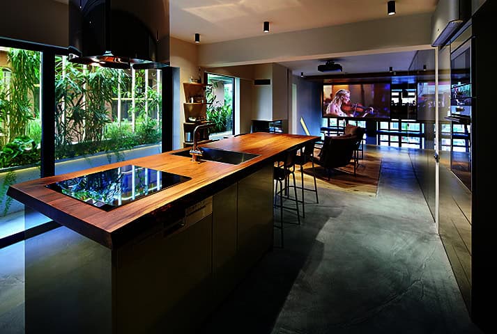 A Photography Studio, A Private House and An Art Gallery: STUDIO LOFT A Photography Studio, A Private House and An Art Gallery: STUDIO LOFT