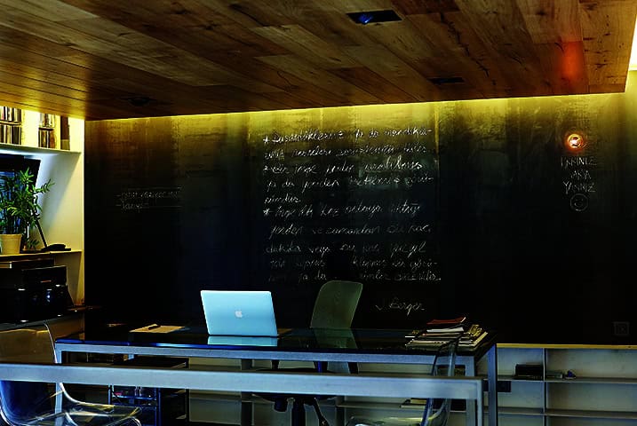 A Photography Studio, A Private House and An Art Gallery: STUDIO LOFT A Photography Studio, A Private House and An Art Gallery: STUDIO LOFT