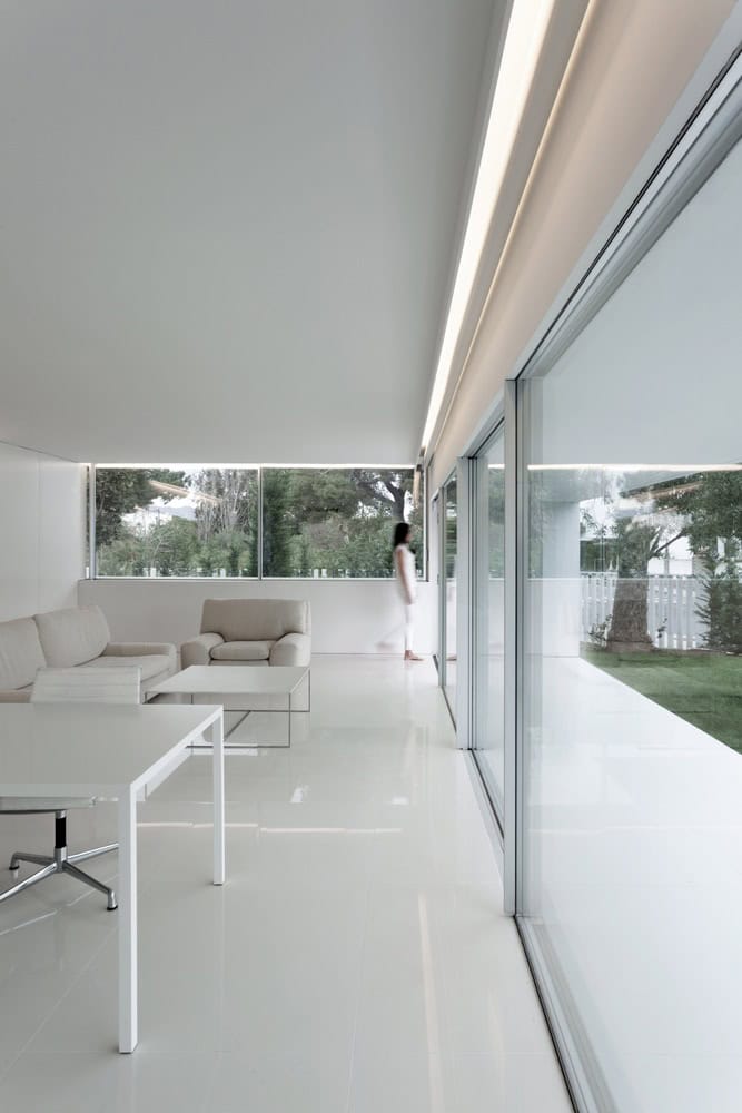 Breeze House by Fran Silvestre Arquitectos in Castellón, Spain