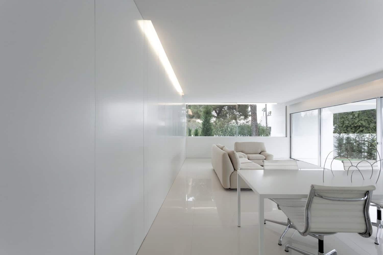 Breeze House by Fran Silvestre Arquitectos in Castellón, Spain