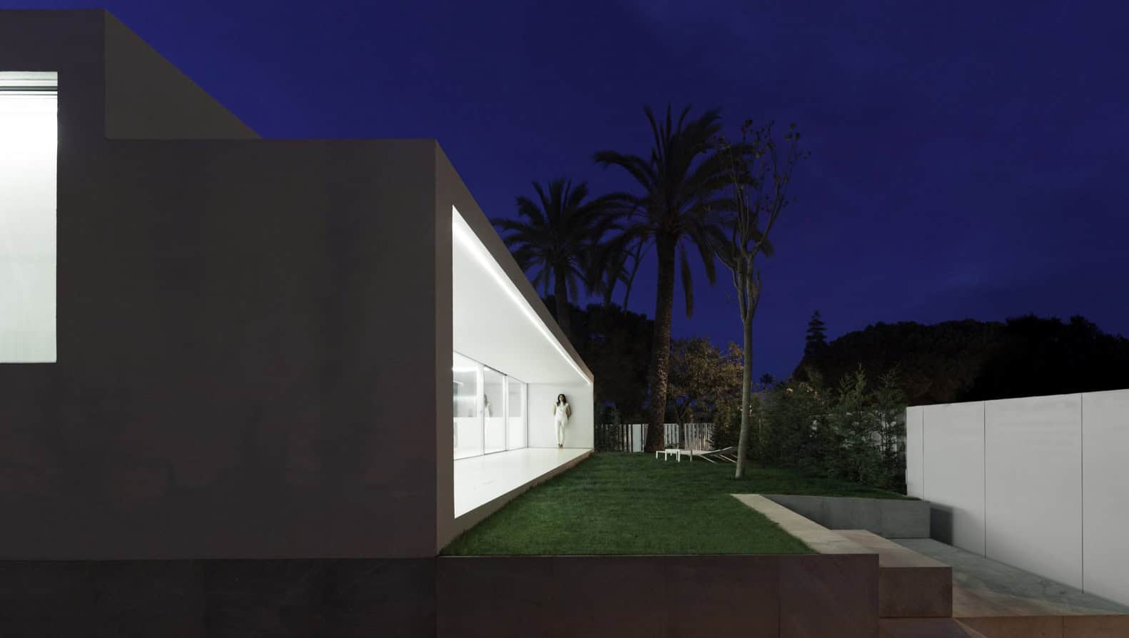 Breeze House by Fran Silvestre Arquitectos in Castellón, Spain