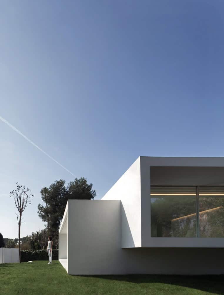 Breeze House by Fran Silvestre Arquitectos in Castellón, Spain