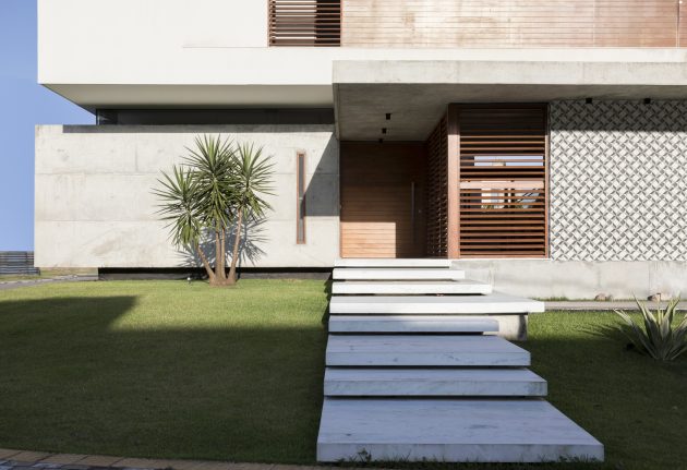 IF House by Martins Lucena Arquitetos in Ponta Negra, Brazil