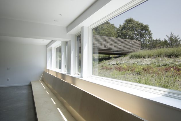 North Fork Bluff House by Resolution: 4 Architecture in Mattituck, NY