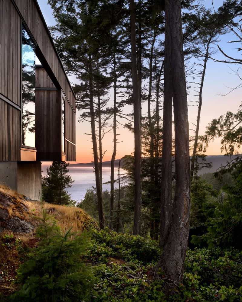 Okada Marshall House by D'Arcy Jones Architects in Sooke on Vancouver Island