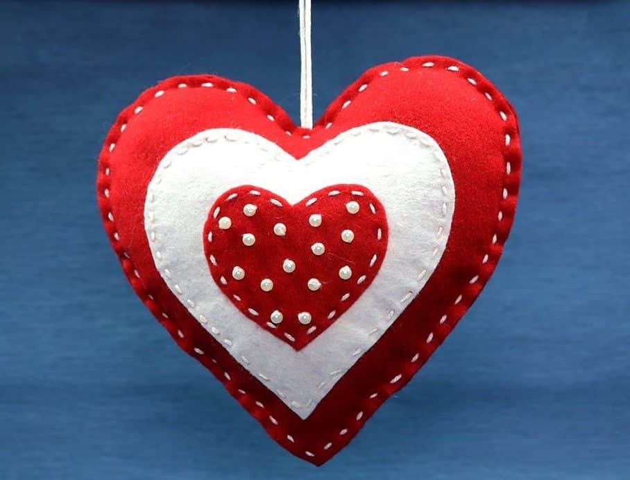 17 Last Minute Decorations That You Should Make This Valentine's Day 17 Last Minute Decorations That You Should Make This Valentine's Day