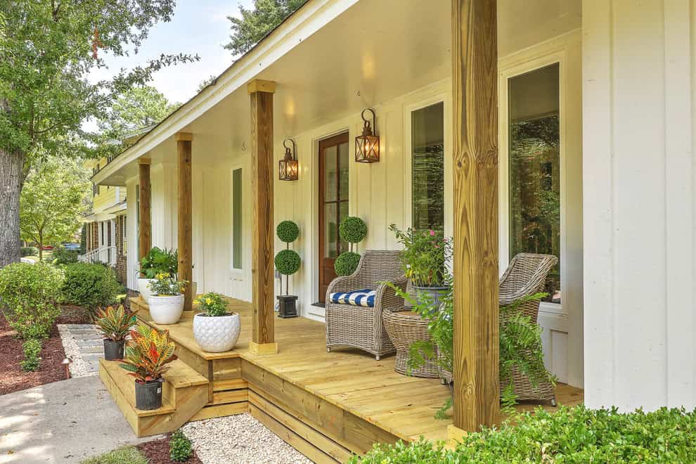 15 Irresistible Farmhouse Porch Designs Youre Going To Drool Over