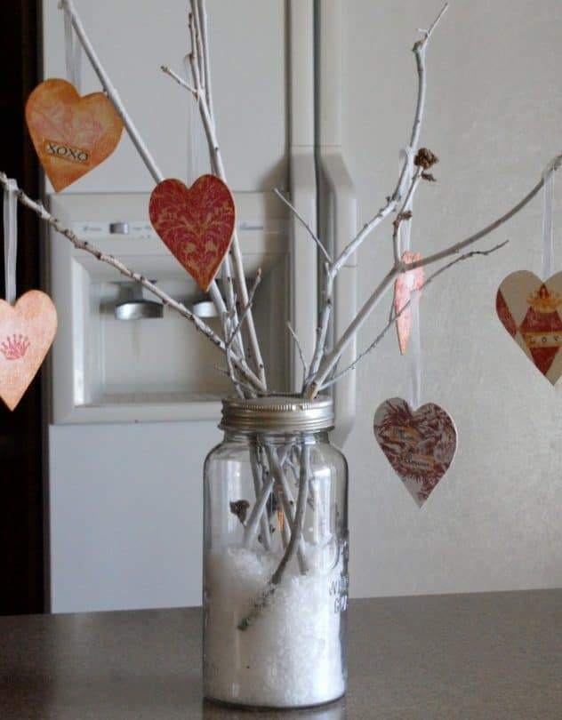 17 Last Minute Decorations That You Should Make This Valentine's Day 17 Last Minute Decorations That You Should Make This Valentine's Day