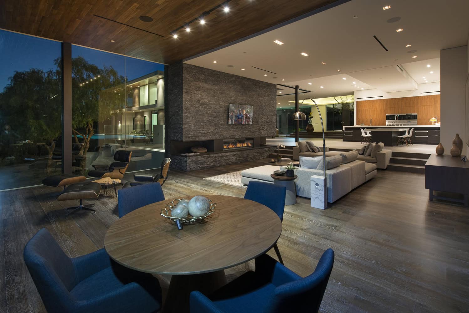 Benedict Canyon Residence by Whipple Russel Architects in Beverly Hills