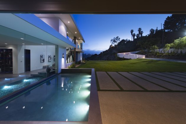 Benedict Canyon Residence by Whipple Russel Architects in Beverly Hills