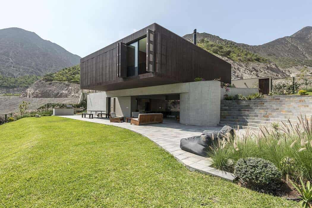 Casa Topo by Martin Dulanto Sangalli in Lima, Peru Casa Topo by Martin Dulanto Sangalli in Lima, Peru