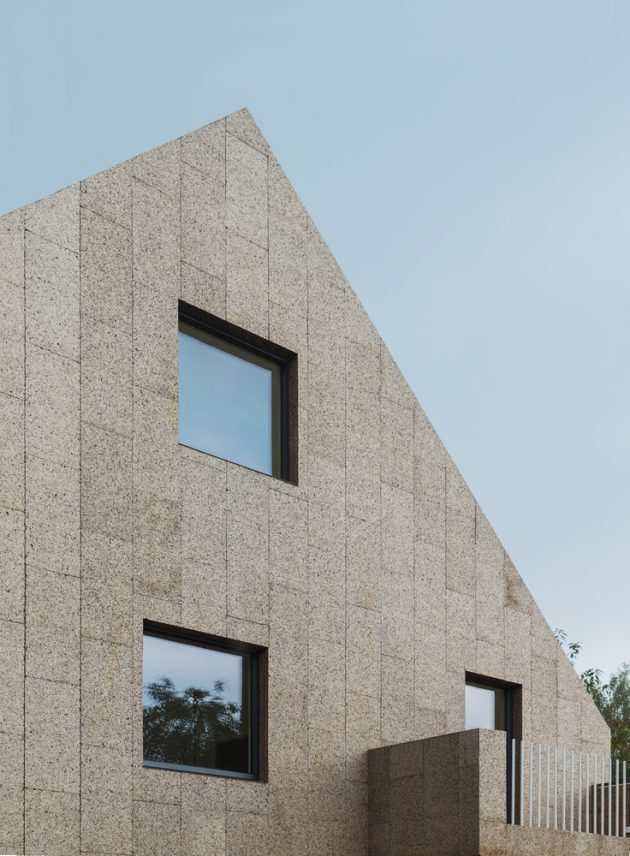 Cork Screw House by Rundzwei Architekten in Berlin, Germany